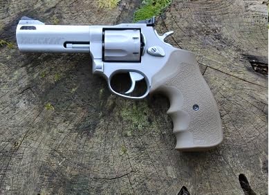 MBT GRIPS/Bold Grip® - EDC - fits All Large Frame Taurus - Medium (44, 608, 65,