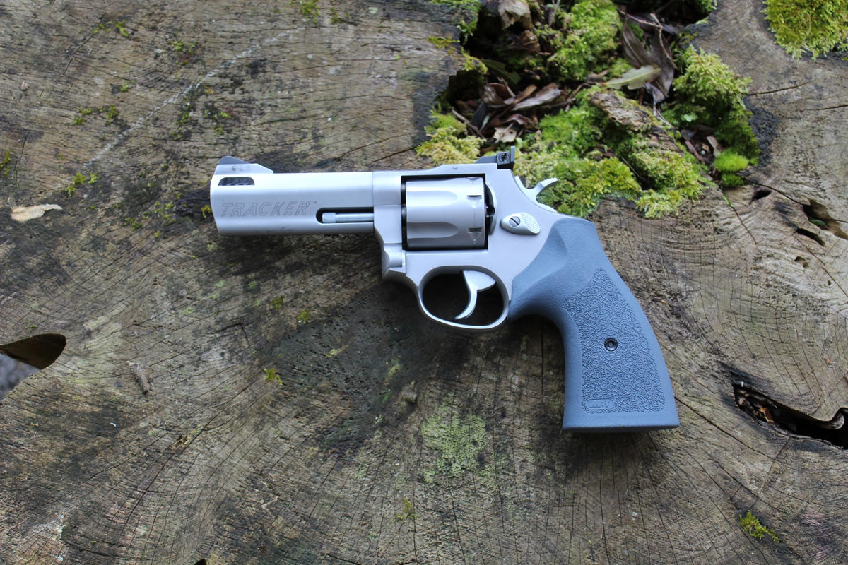 MBT GRIPS/Bold Grip® - Classic - fits All Large Frame Taurus - Medium (44, 608,
