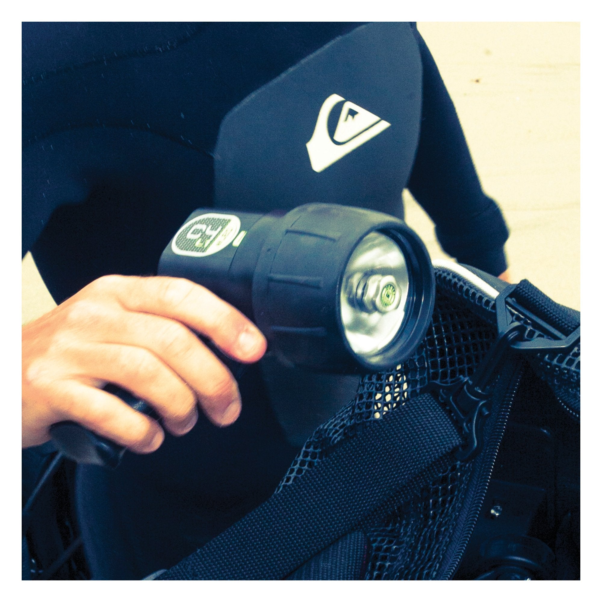 Underwater Kinetics C4 eLED (L2) Dive Light w/ NiMH Battery/Charger, Black