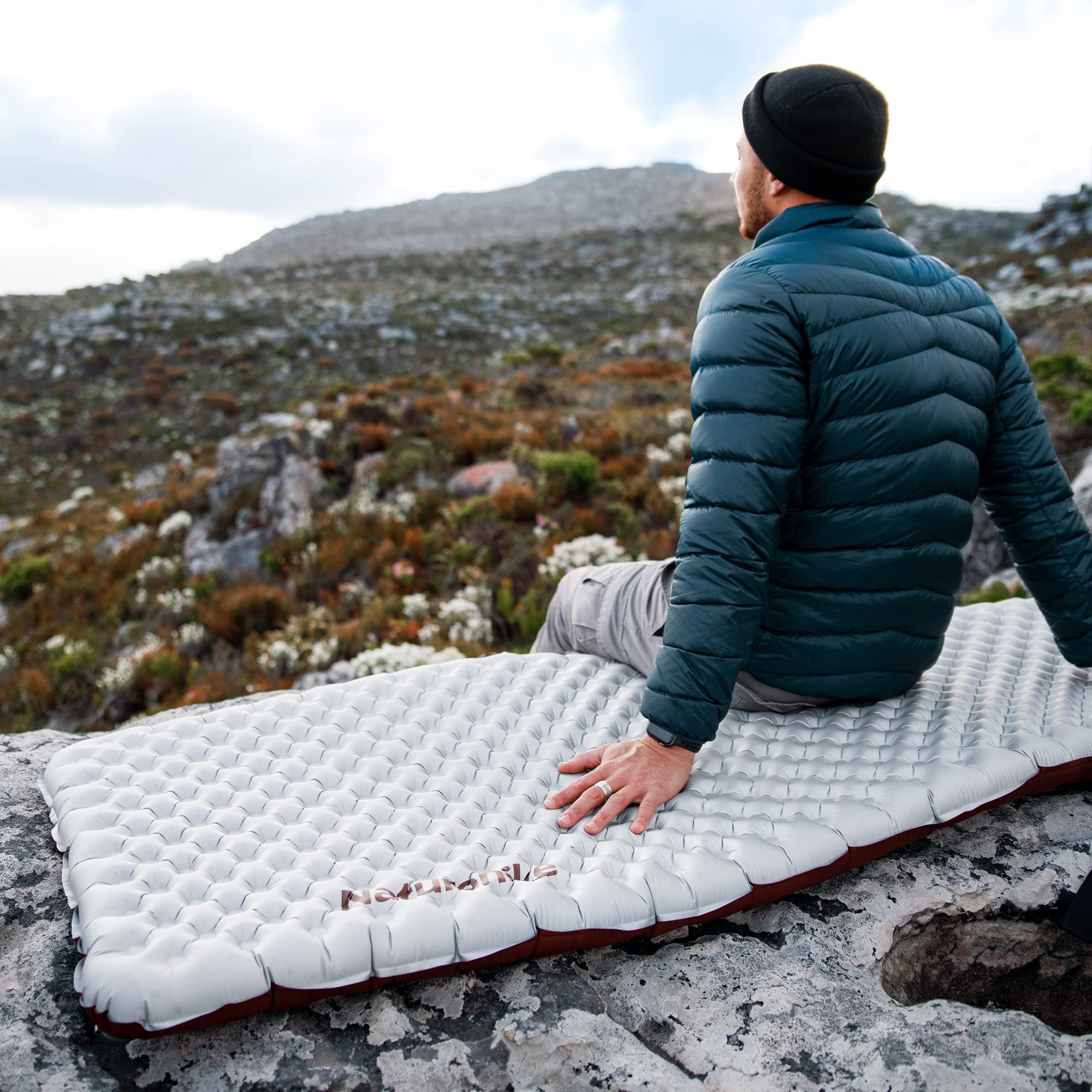 Naturehike 1LB Ultralight Insulated Sleeping Pad with R5.8, 3.2in Thickened Patc